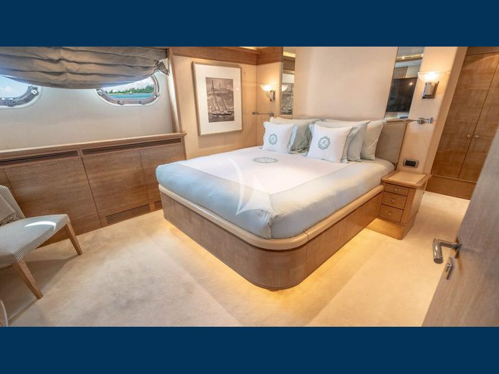 ARTEMISEA Intermarine Savannah 118 VIP cabin 2