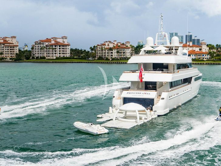 ARTEMISEA Intermarine Savannah 118 - anchored with water toys ARTEMISEA Intermarine Savannah 118 - anchored with water toys