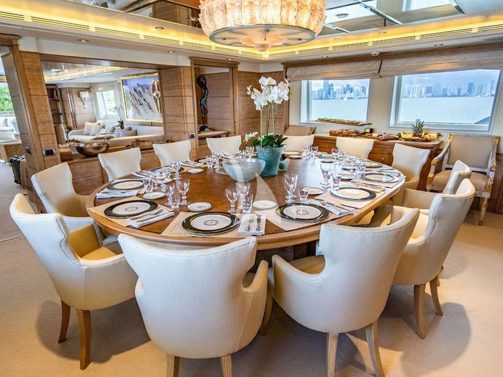 ARTEMISEA Intermarine Savannah 118 - indoor dining area ARTEMISEA Intermarine Savannah 118 - indoor dining area