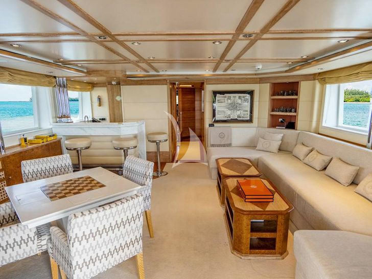 ARTEMISEA Intermarine Savannah 118 - sky lounge ARTEMISEA Intermarine Savannah 118 - sky lounge