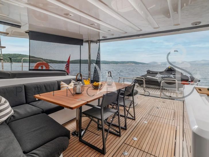 PRINCESS S Lagoon 55 - aft deck PRINCESS S Lagoon 55 - aft deck