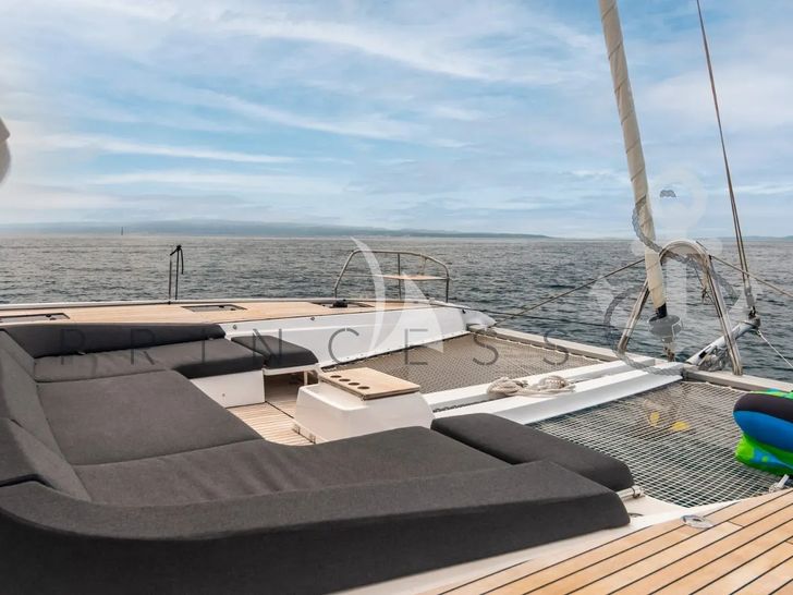 PRINCESS S Lagoon 55 - foredeck PRINCESS S Lagoon 55 - foredeck