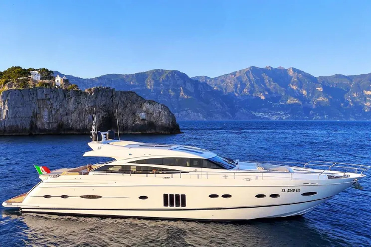 Charter Yacht PRINCESS 81 - Amalfi Coast Day Charter Yacht - 3 Cabins - Naples - Capri - Positano - Italy