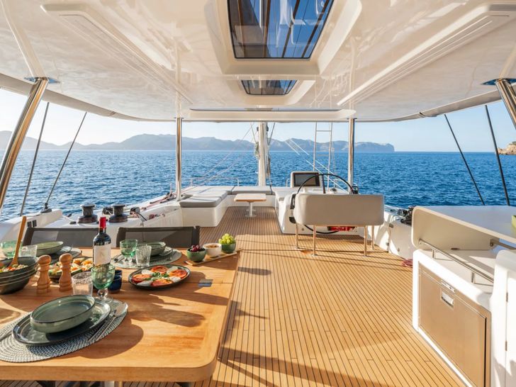 PRINCESS KARLA Lagoon 60 - flybridge PRINCESS KARLA Lagoon 60 - flybridge