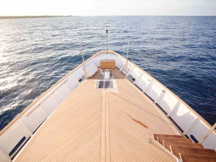 PRINCESS MAELA Secni Shipyard 28m - foredeck open space PRINCESS MAELA Secni Shipyard 28m - foredeck open space