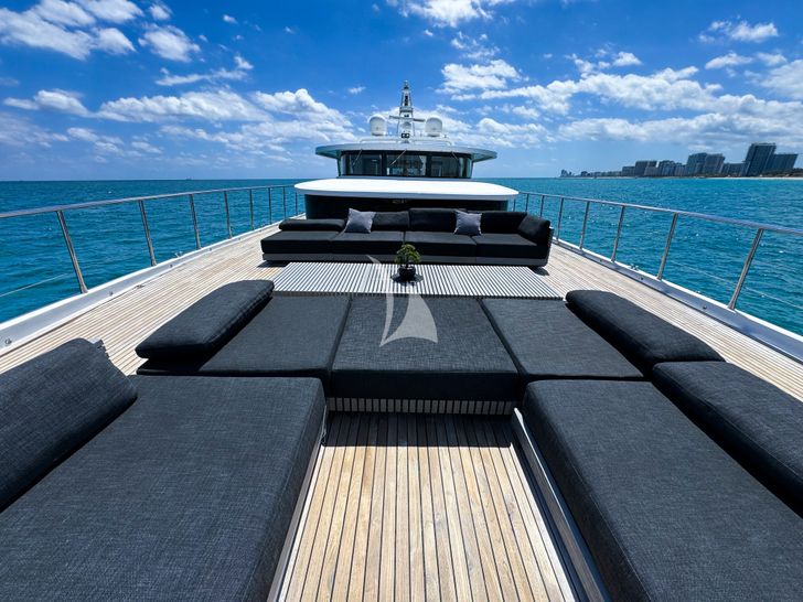 PRIVILEGE WHS Custom 34m - foredeck lounging and sunbathing area PRIVILEGE WHS Custom 34m - foredeck lounging and sunbathing area