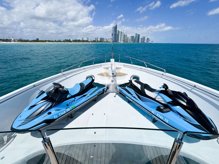 PRIVILEGE WHS Custom 34m - jet skis PRIVILEGE WHS Custom 34m - jet skis