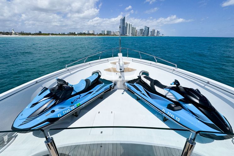 Charter Yacht PRIVILEGE - WHS Custom 34m - 4 Cabins - Nassau - Exumas - Bahamas