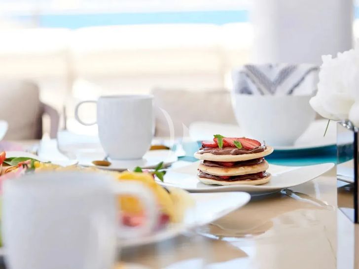 PROMETHEUS I Heesen 45m sample breakfast PROMETHEUS I Heesen 45m sample breakfast