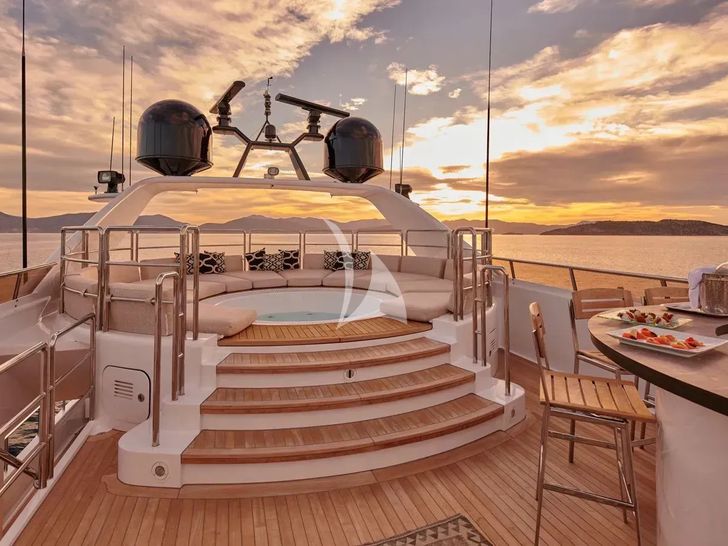 PROMETHEUS I Heesen 45m jacuzzi under the sunset PROMETHEUS I Heesen 45m jacuzzi under the sunset