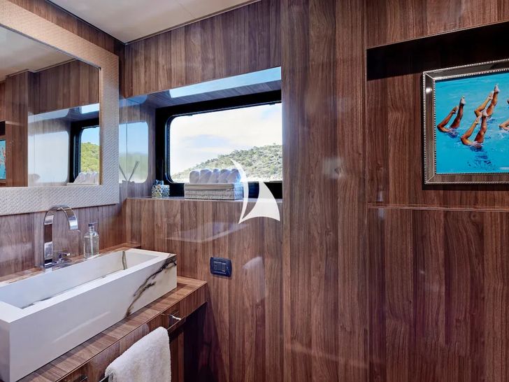 PROMETHEUS I Heesen 45m main deck day head or wash room PROMETHEUS I Heesen 45m main deck day head or wash room