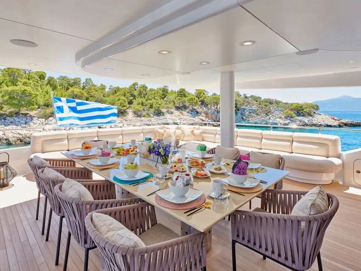 PROMETHEUS I Heesen 45m sky deck dining set up PROMETHEUS I Heesen 45m sky deck dining set up