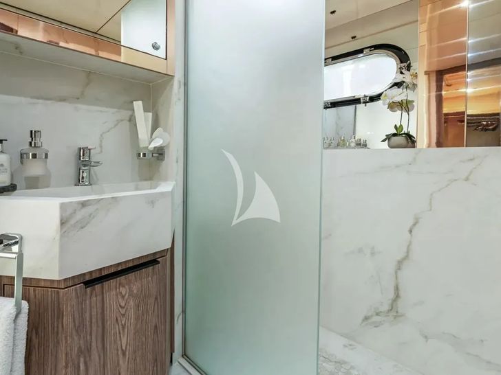 PROMETHEUS I Heesen 45m twin cabin bathroom PROMETHEUS I Heesen 45m twin cabin bathroom