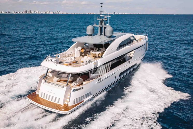 Charter Yacht PROPOSITION - Azimut Magellano 30m - 5 Cabins - Rhode Island - Nantucket - Martha`s Vineyard - New England - USA