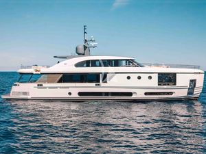 PROPOSITION - Azimut Magellano 30m - 5 Cabins - Rhode Island - Nantucket - Martha`s Vineyard - New England - USA PROPOSITION - Azimut Magellano 30m - 5 Cabins - Rhode Island - Nantucket - Martha`s Vineyard - New England - USA