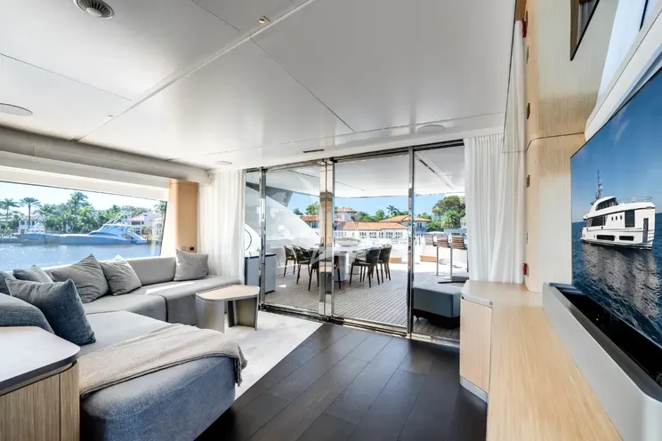 Charter Yacht PROPOSITION - Azimut Magellano 30m - 5 Cabins - Rhode Island - Nantucket - Martha`s Vineyard - New England - USA