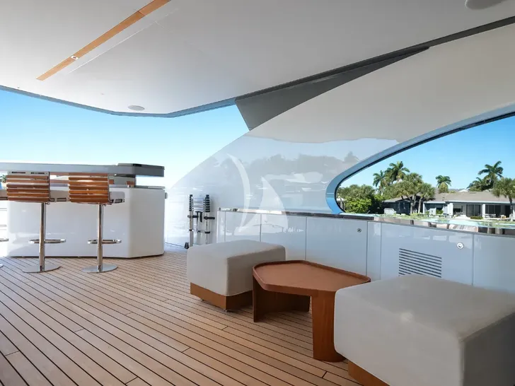 PROPOSITION Azimut Magellano 30m - sun deck bar and seating area PROPOSITION Azimut Magellano 30m - sun deck bar and seating area