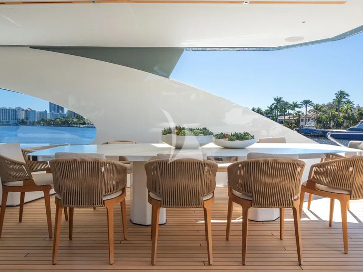PROPOSITION Azimut Magellano 30m - sun deck dining area PROPOSITION Azimut Magellano 30m - sun deck dining area