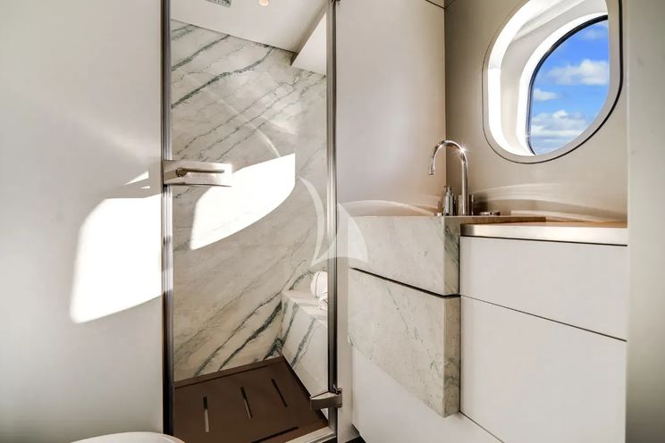 Charter Yacht PROPOSITION - Azimut Magellano 30m - 5 Cabins - Rhode Island - Nantucket - Martha`s Vineyard - New England - USA