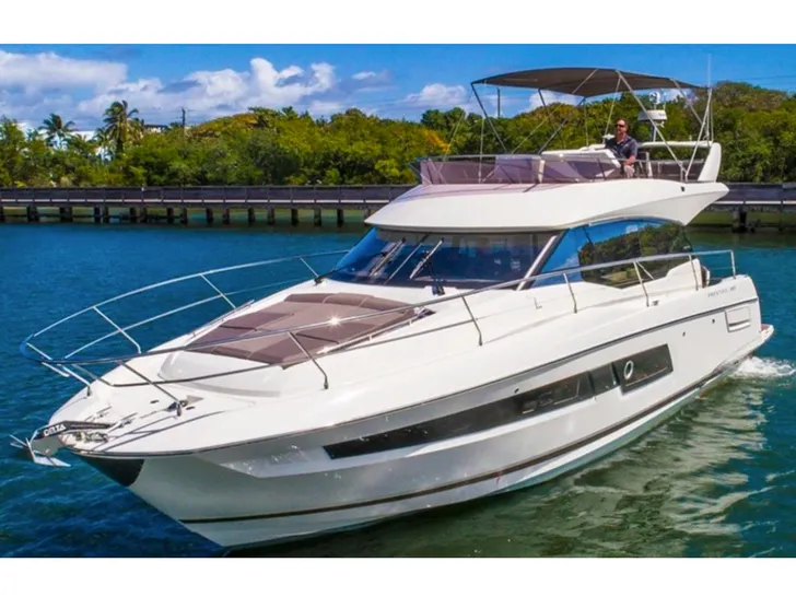 Prestige 460 Fly - profile Prestige 460 Fly - profile