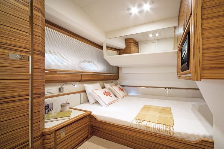 Charter Yacht Itama 55 - French Riviera Day Charter Yacht - Juan les Pins - Antibes - Cannes - St Tropez - Nice