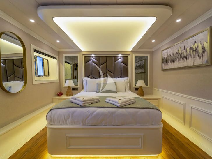 QUEEN OF MAKRI Custom Sailing Yacht 40m - VIP cabin 1 QUEEN OF MAKRI Custom Sailing Yacht 40m - VIP cabin 1