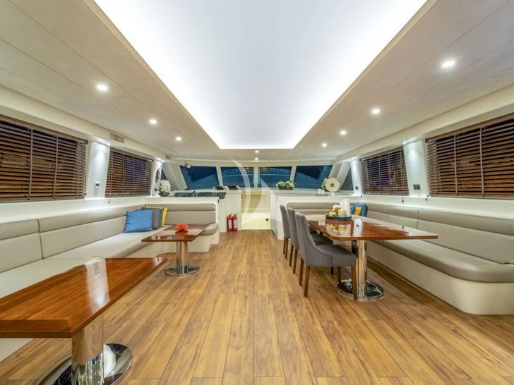 QUEEN OF MAKRI Custom Sailing Yacht 40m - main saloon QUEEN OF MAKRI Custom Sailing Yacht 40m - main saloon