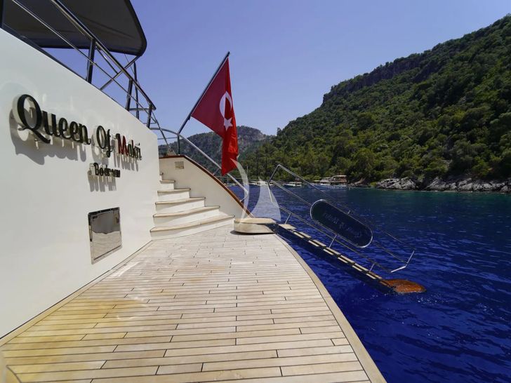 QUEEN OF MAKRI Custom Sailing Yacht 40m - swim platform QUEEN OF MAKRI Custom Sailing Yacht 40m - swim platform