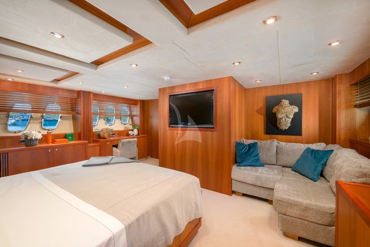 Charter Yacht QUANTUM - Sunseeker Predator 108 - 4 Cabins - Split - Hvar - Dubrovnik