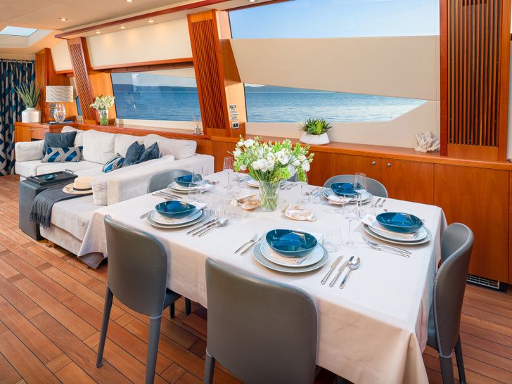 QUANTUM Sunseeker Predator 108 Crewed Motor Yacht Dining Area QUANTUM Sunseeker Predator 108 Crewed Motor Yacht Dining Area