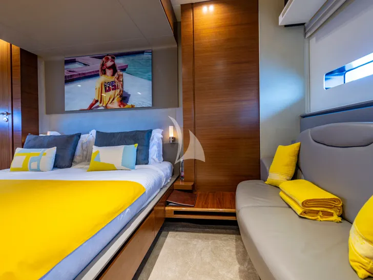 QUANTUM Peri 29 - VIP cabin 1 seating QUANTUM Peri 29 - VIP cabin 1 seating