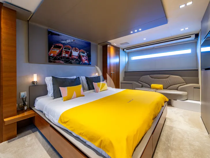 QUANTUM Peri 29 - master cabin QUANTUM Peri 29 - master cabin