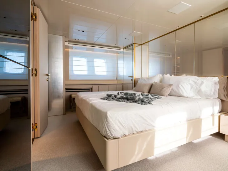 QUARANTENA Sanlorenzo SX76 - master cabin QUARANTENA Sanlorenzo SX76 - master cabin