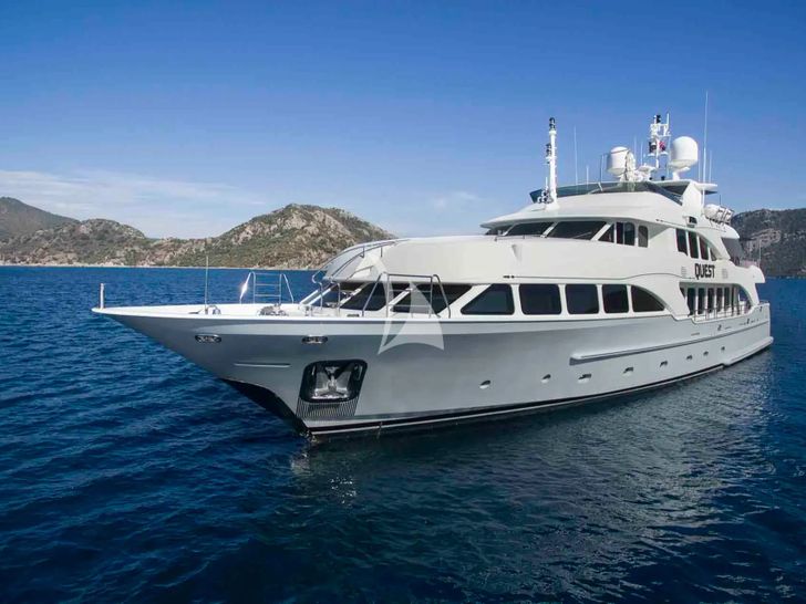 QUEST R Benetti Classic 120 - side bow view QUEST R Benetti Classic 120 - side bow view