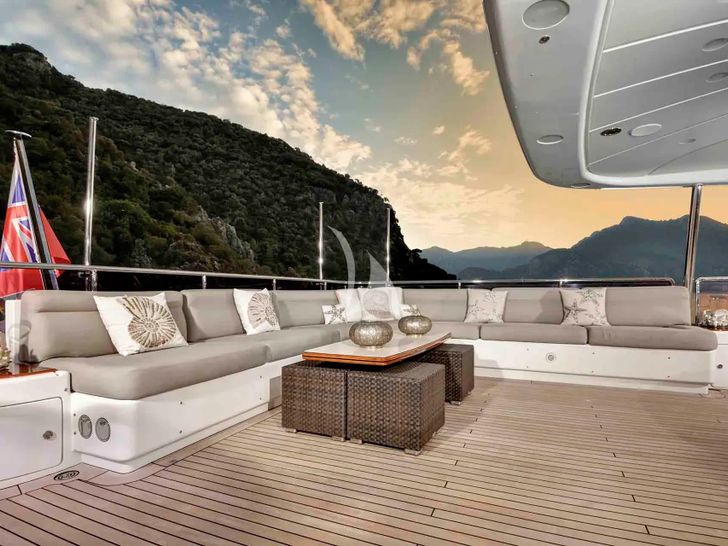 QUEST R Benetti Classic 120 - sky deck lounge QUEST R Benetti Classic 120 - sky deck lounge