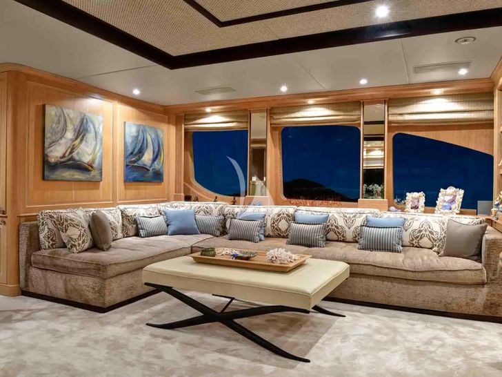 QUEST R Benetti Classic 120 - sky lounge couch QUEST R Benetti Classic 120 - sky lounge couch