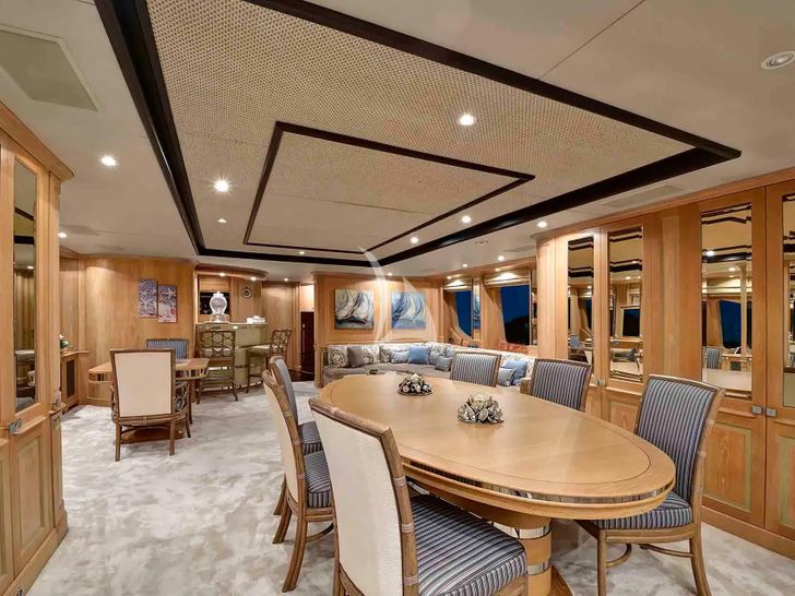 QUEST R Benetti Classic 120 - sky lounge dining area QUEST R Benetti Classic 120 - sky lounge dining area