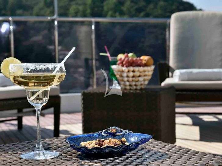 QUEST R Benetti Classic 120 - wine party QUEST R Benetti Classic 120 - wine party