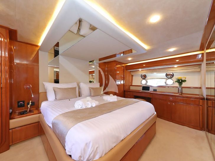 QUO VADIS I Ferretti 760 - master cabin QUO VADIS I Ferretti 760 - master cabin