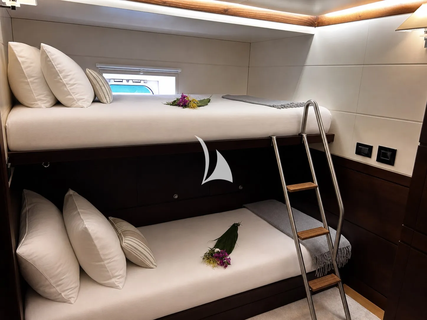 RADIANCE Dubois 37m - twin cabin 2 bunk style
