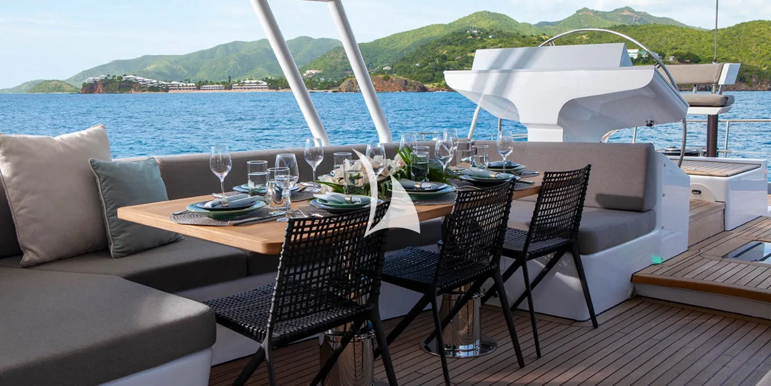 RADIANCE Dubois 37m - upper deck alfresco dining area