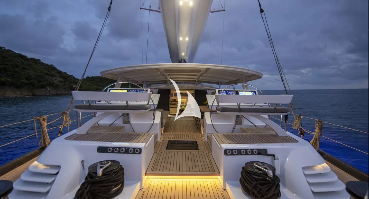 RADIANCE Dubois 37m - upper deck