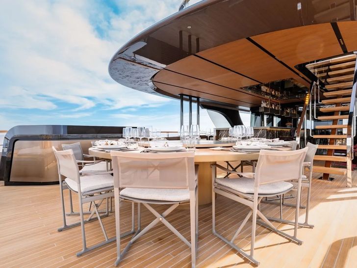 RAJA Admiral 55m Alfresco Dining RAJA Admiral 55m Alfresco Dining