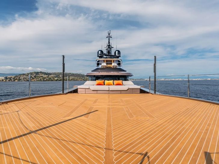 RAJA Admiral 55m Bow 1 RAJA Admiral 55m Bow 1