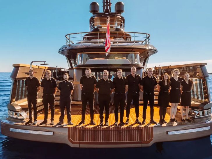 RAJA Admiral 55m Crew RAJA Admiral 55m Crew