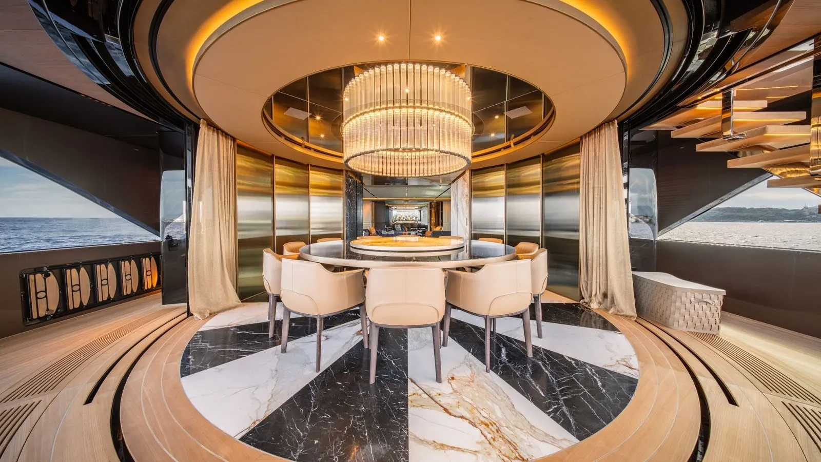 RAJA Admiral 55m Dining