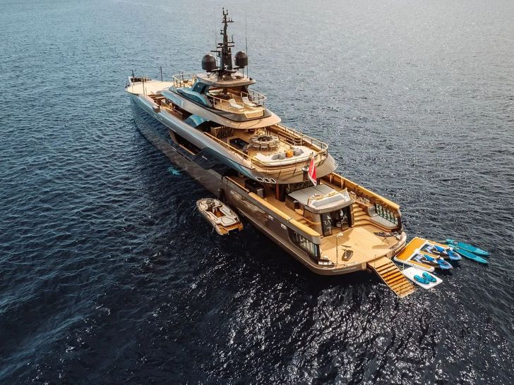 RAJA Admiral 55m Stern RAJA Admiral 55m Stern