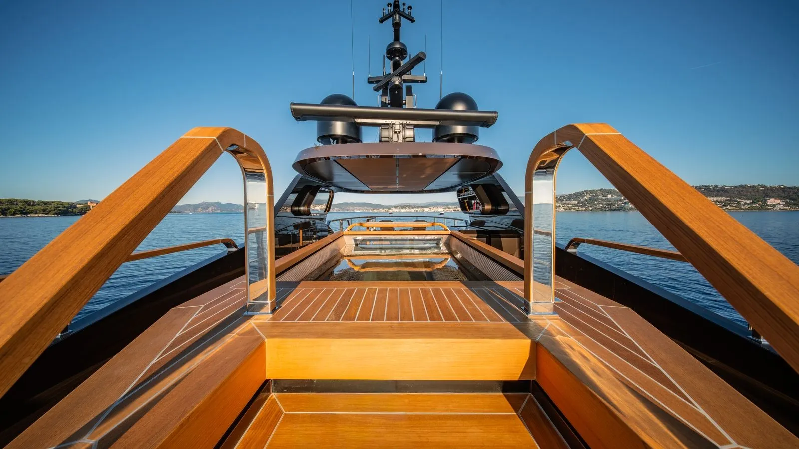 RAJA Admiral 55m Sundeck