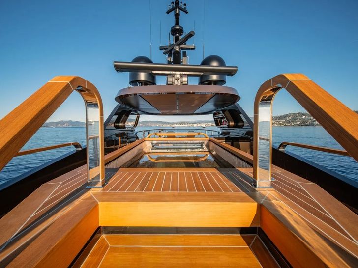 RAJA Admiral 55m Sundeck RAJA Admiral 55m Sundeck