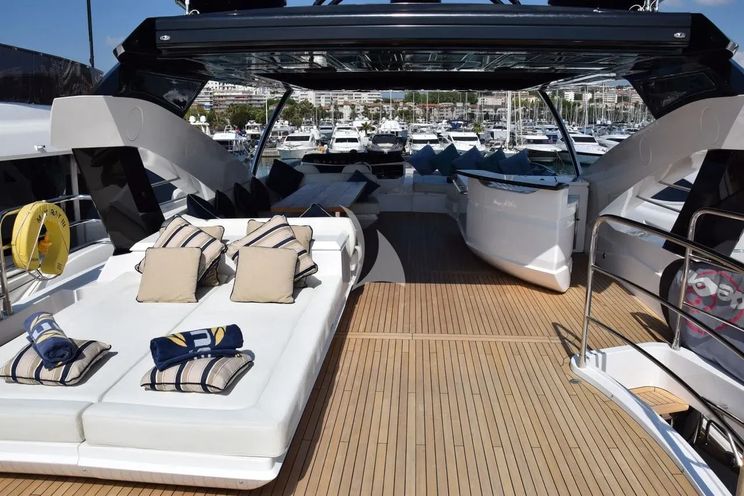 Charter Yacht RAY 3 - Sunseeker 28m - 4 Cabins - Cannes - St Tropez - Monaco - French Riviera